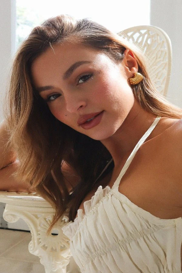 Emery Gold Seashell Earrings - Image 7
